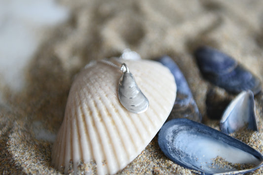 Tiny Mussel Necklace