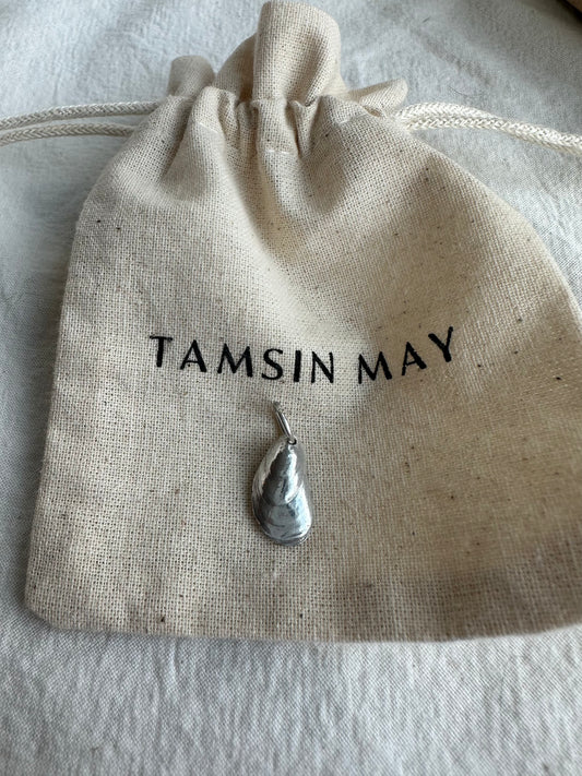 Tiny Mussel Charm