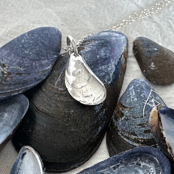 Tiny Mussel Necklace