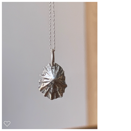 Midi Limpet Charm