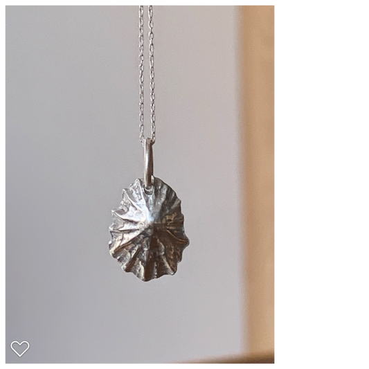 Midi Limpet Charm